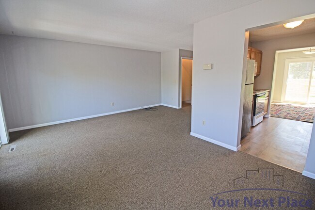 Building Photo - 4340 Chatsworth Cir