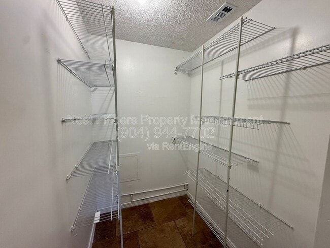 Building Photo - 2429 N Seabury Pl