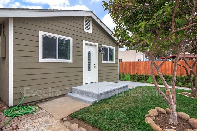 Primary Photo - 1218 N Olive St