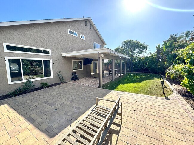 Building Photo - Rare opportunity spacious remodeled Camarillo Home on cul-de-sac with Electricity included!