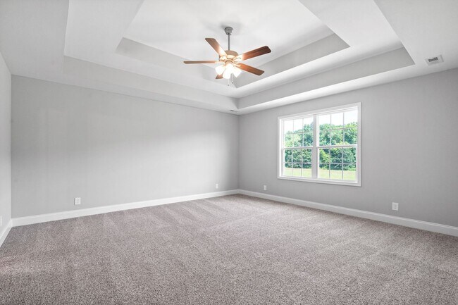 Building Photo - Beautiful Home Close to Fort Campell Ready for You to Make New Memories In