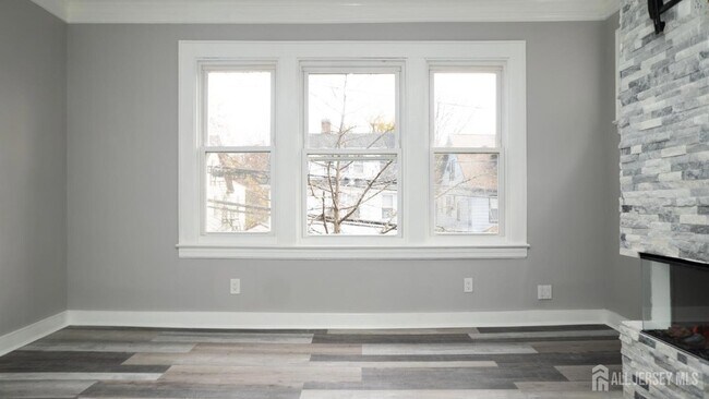 Building Photo - 65 Poe Ave