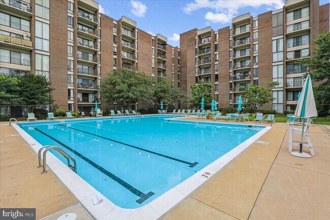 Building Photo - 9907 Blundon Dr