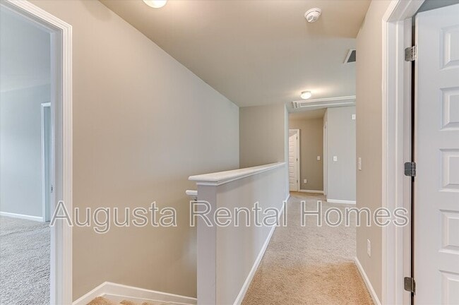 Building Photo - 5060 Vine Ln