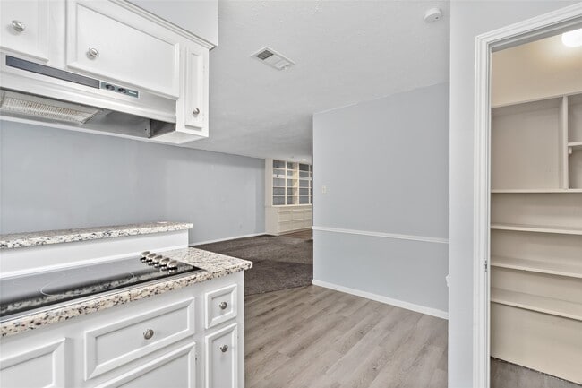 Building Photo - 53 River Creek Way