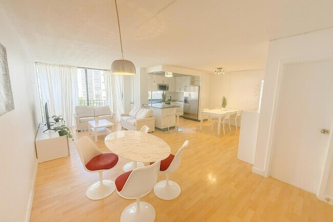 Building Photo - 16909 N Bay Rd