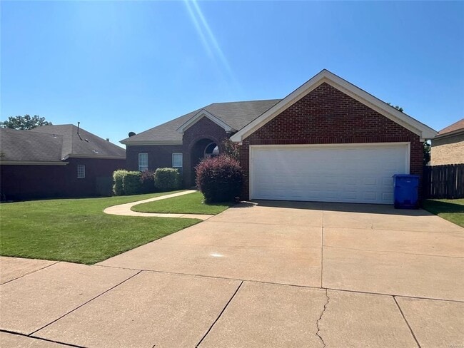 Building Photo - 613 Castle Brook Dr