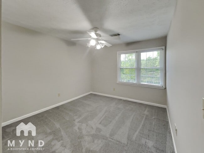 Building Photo - 2211 Tarence Ln SW