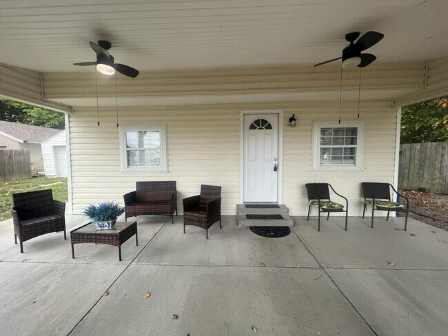 Building Photo - 1219 Forest Dr