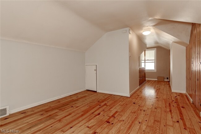 Building Photo - 1752 Brainard Rd