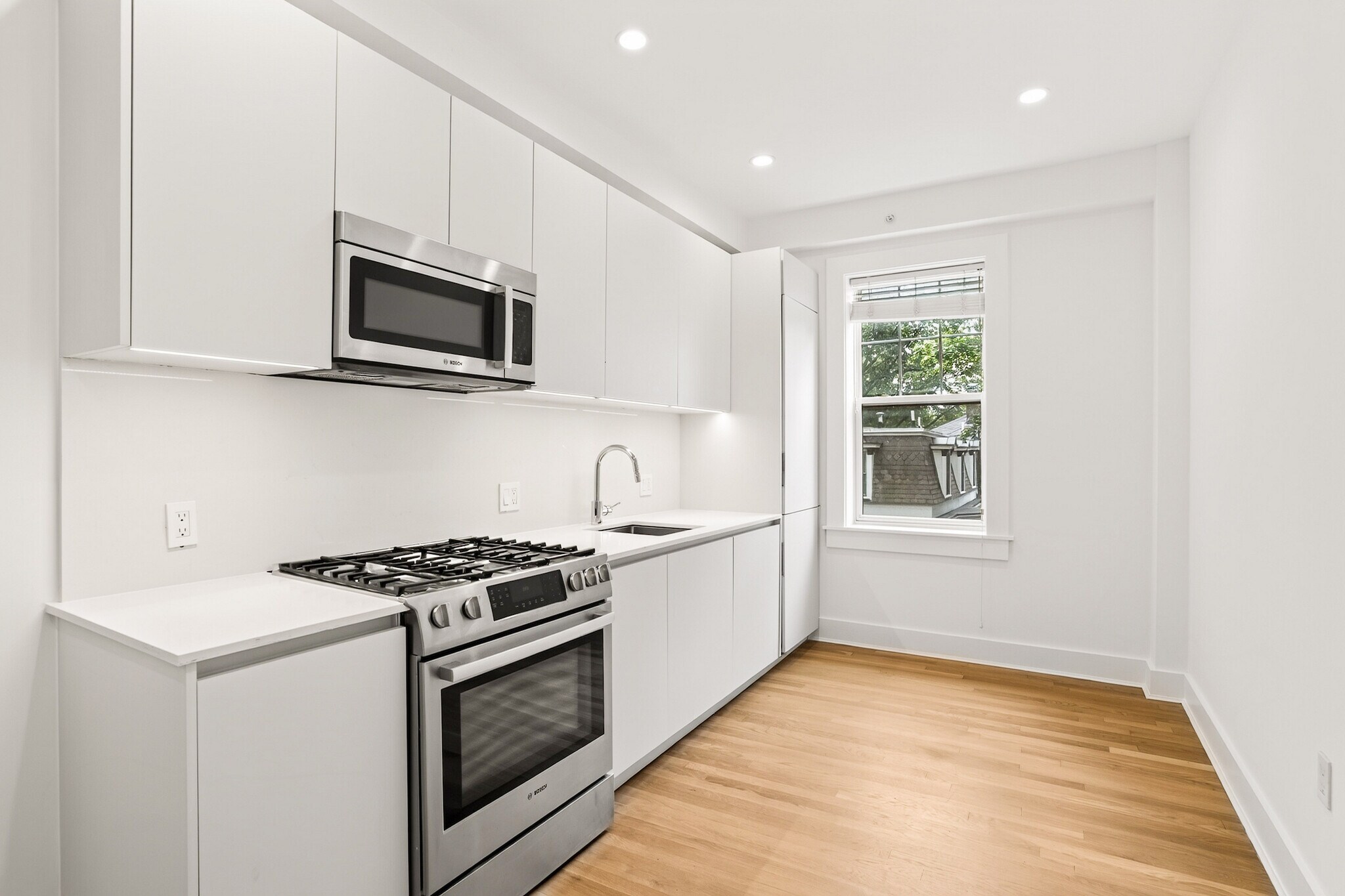 Building Photo - 16a Forest St. Unit 33