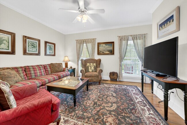 Building Photo - 203 Whiting Ln