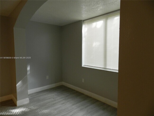 Building Photo - 100 Scotia Dr
