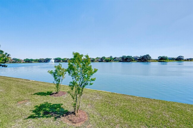 Building Photo - 25911 Palmdale Estate Dr