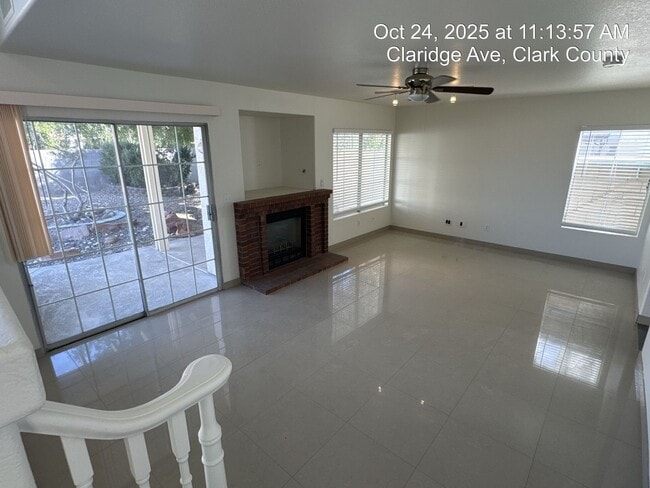 Building Photo - Tri-Level Home with Pool & Spa in Henderso...