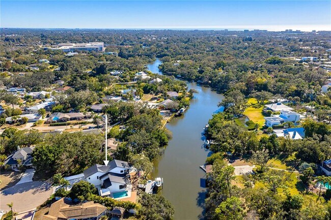 Building Photo - 2500 Monterey St