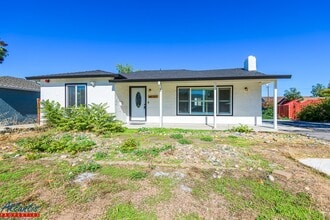 Building Photo - Gorgeous Cambrian Park Home