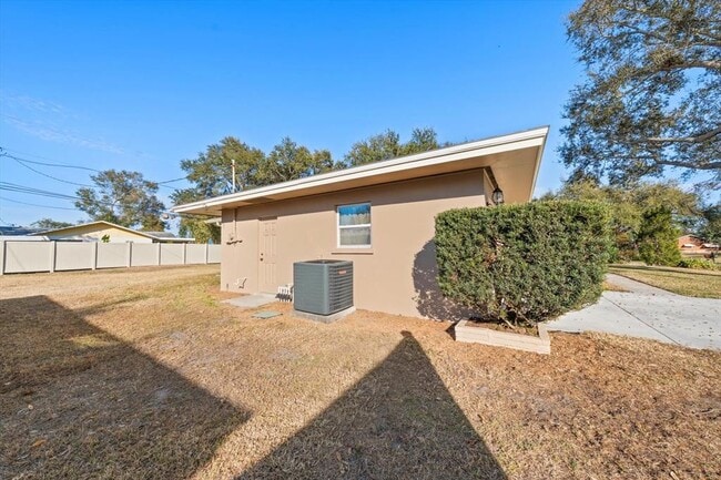 Building Photo - 1624 Fruitwood Dr