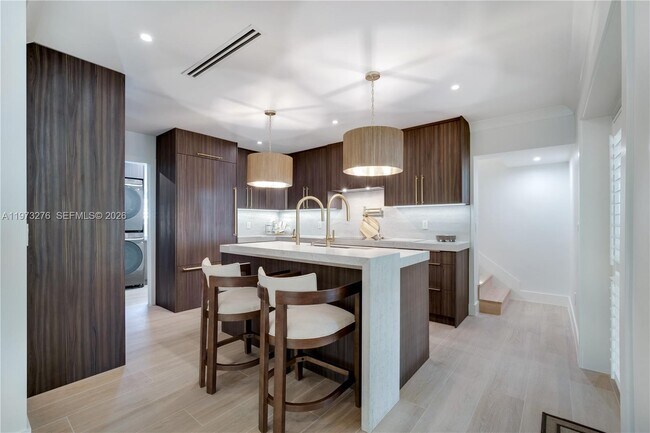 Building Photo - 600 San Antonio Ave