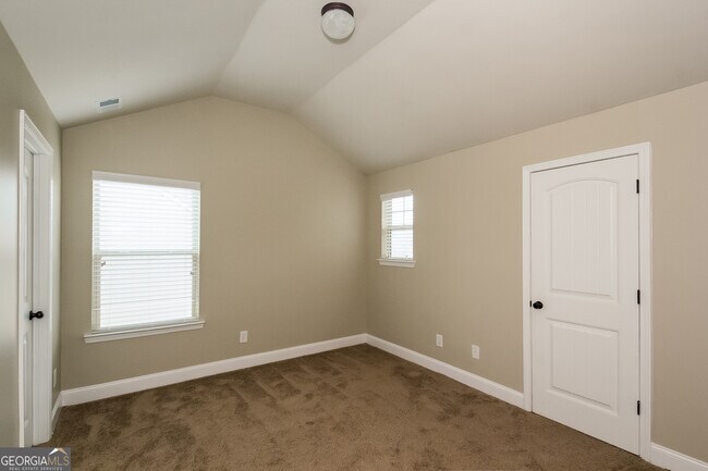 Building Photo - 4893 Longview Run
