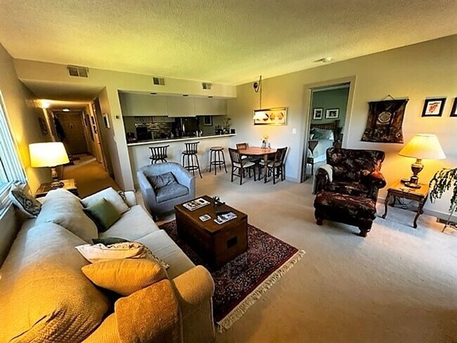 Building Photo - Winter Seasonal Rental- Mountainside Condos #247D