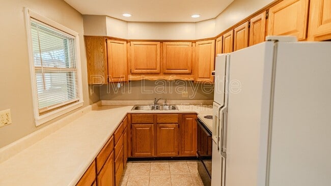 Building Photo - 2454 Poplar Ln