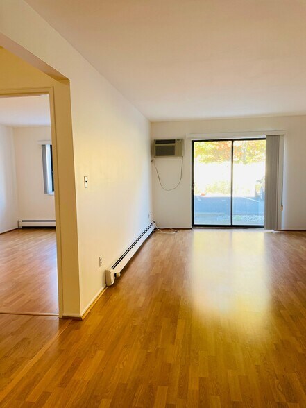 Building Photo - 550 Central Ave