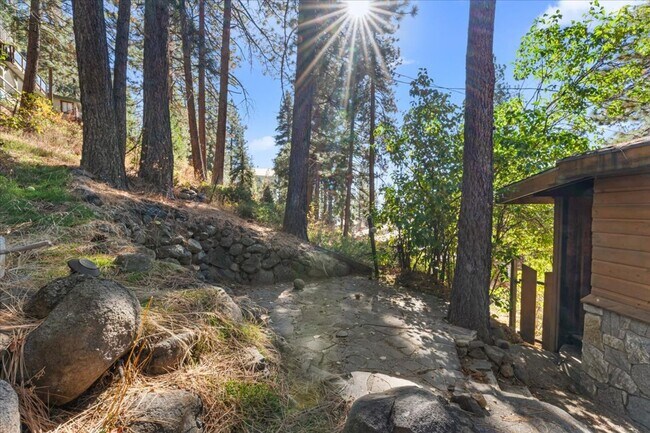 Building Photo - 405 - BEAVER DUPLEX