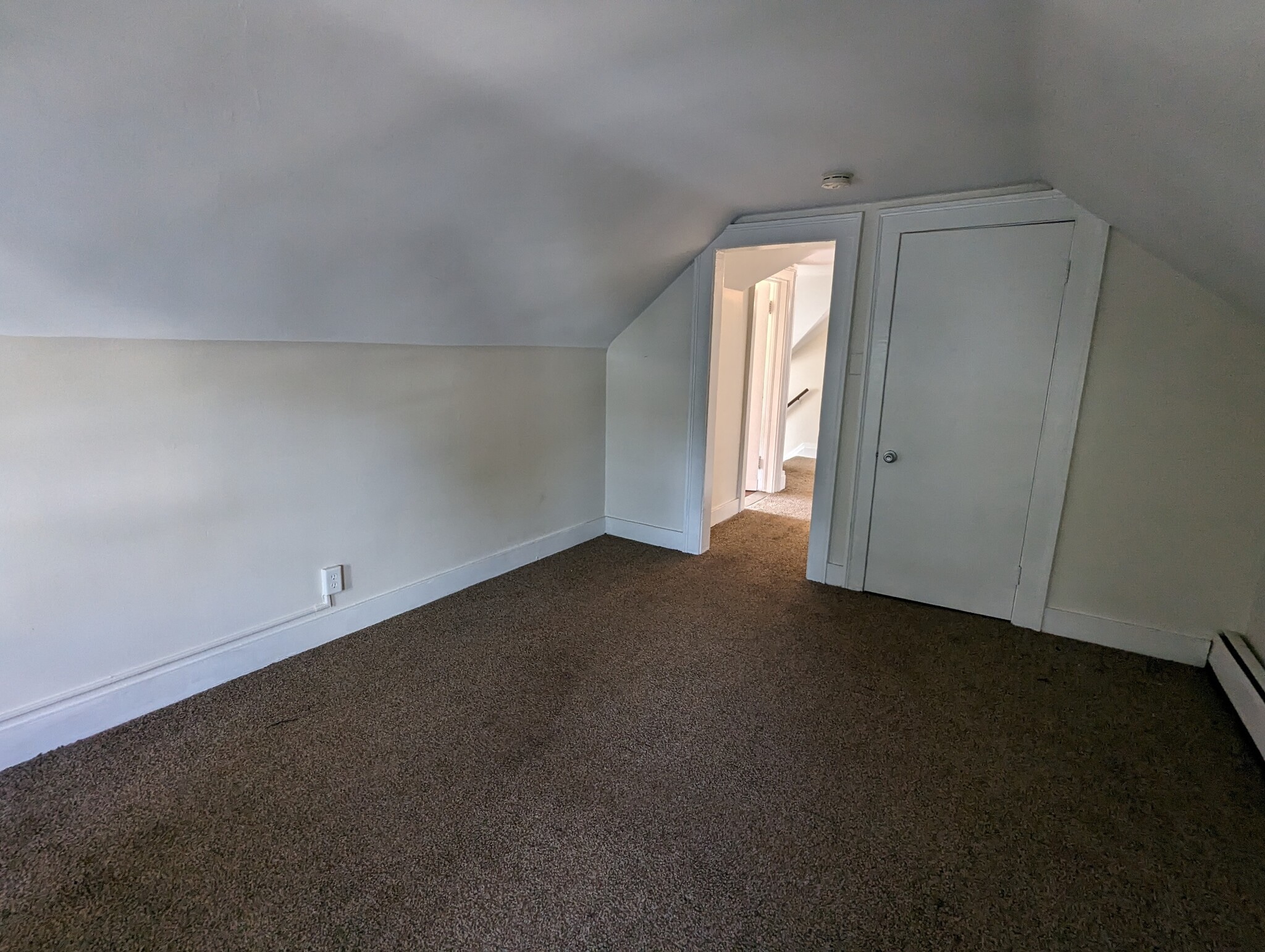 Building Photo - 608 Elmwood Ave
