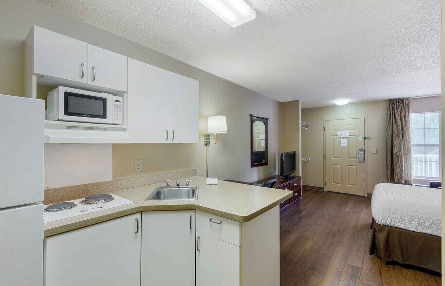 Building Photo - Furnished Studio-Raleigh - RDU Airport