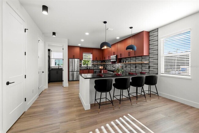 Building Photo - 212 W Euclid Ave