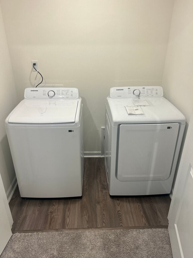 Building Photo - Brand new Townhome in Newton