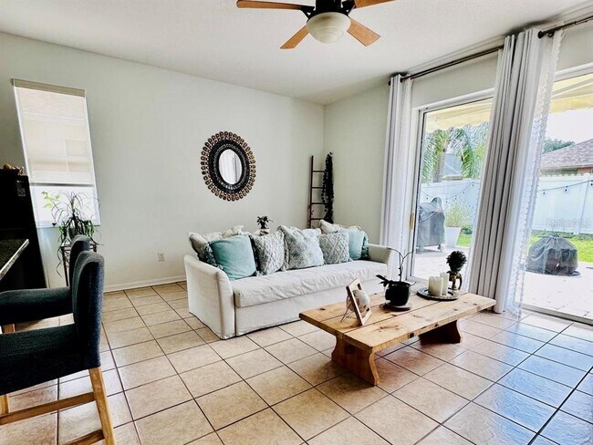 Building Photo - 24900 Oakhaven Ct