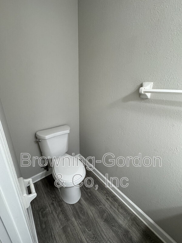 Building Photo - 319 N.Timberway Circle