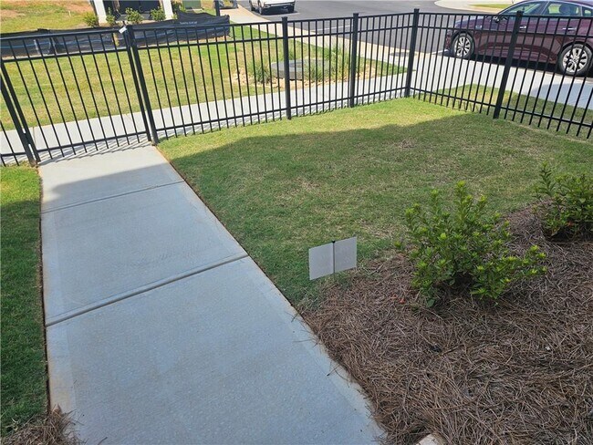 Building Photo - 500 Healy Dr