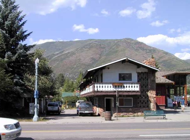 Primary Photo - Hotel Jerome Employee Housing