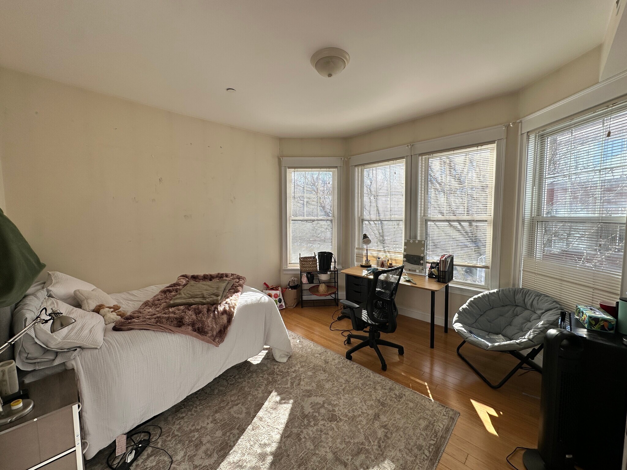 Building Photo - 1625 Tremont St