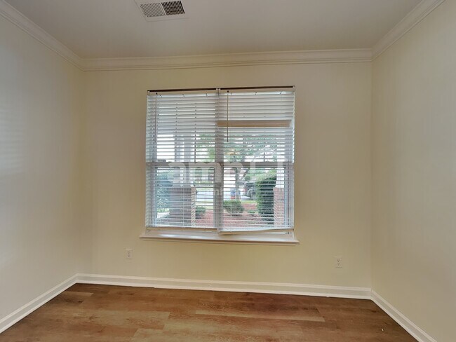 Building Photo - 4012 Lawrence Daniel Dr