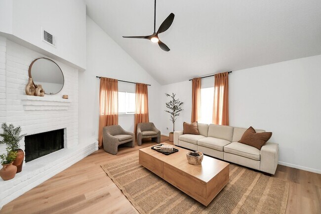 Building Photo - 8631 Valley Ledge Dr