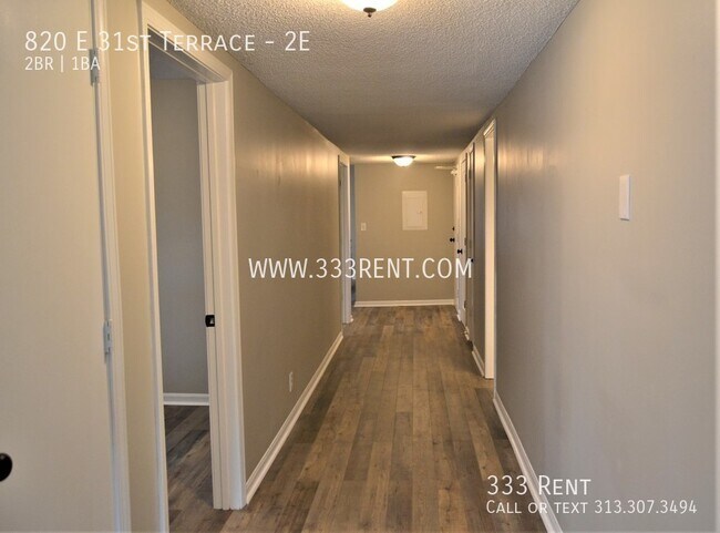 Building Photo - 820 E 31 Terrace