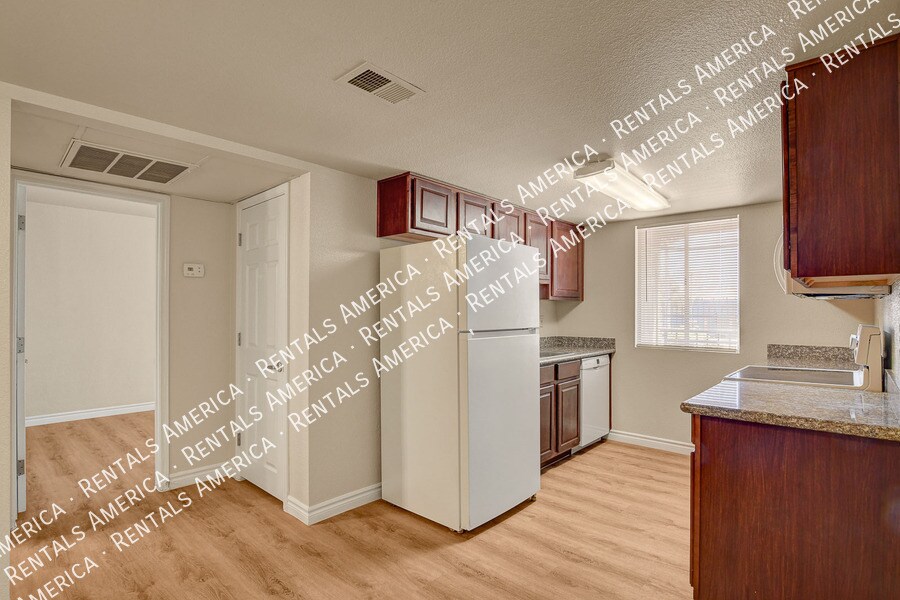 Building Photo - 4310 Sandy River Dr