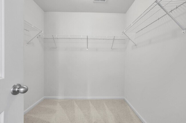 Building Photo - Bright & Spacious 4-Bedroom Home in Savannah’s Godley Park