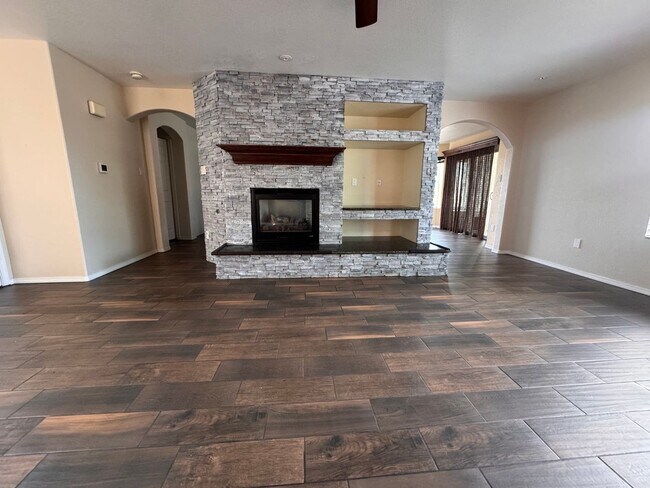 Building Photo - 6300 Verdi Way NW