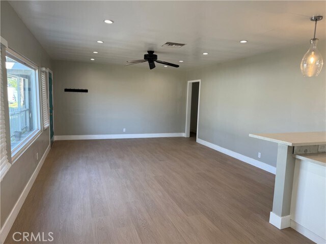 Building Photo - 7358 Riverton Ave