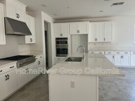 Building Photo - 4037 Monterey Grv