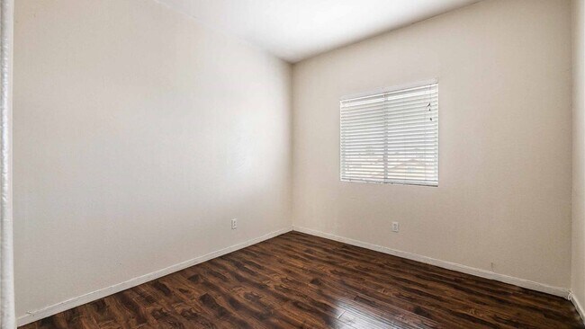 Building Photo - 824 Clear Diamond Ave
