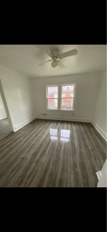 Building Photo - 732 N Victor Ave