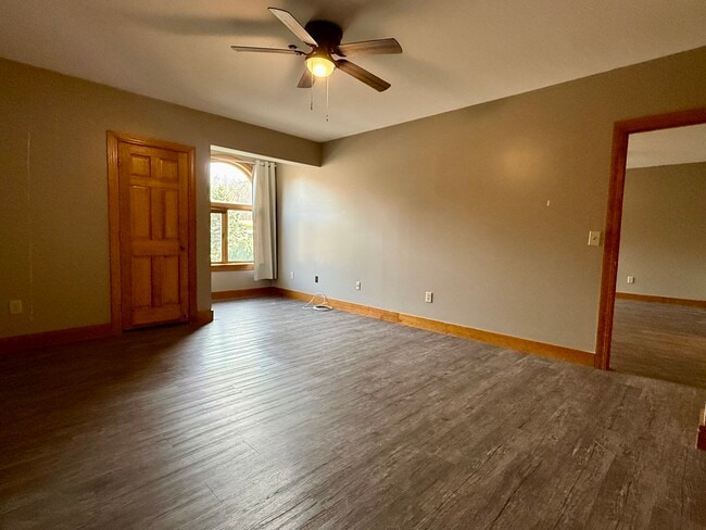 Building Photo - 11 Centre St