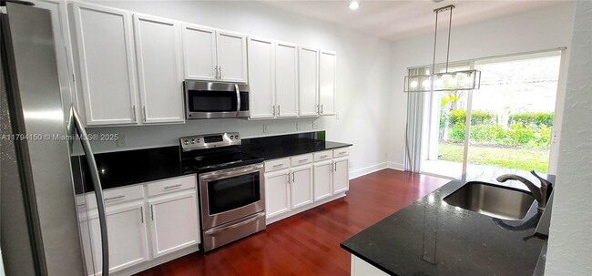 Building Photo - 4451 Laurel Pl