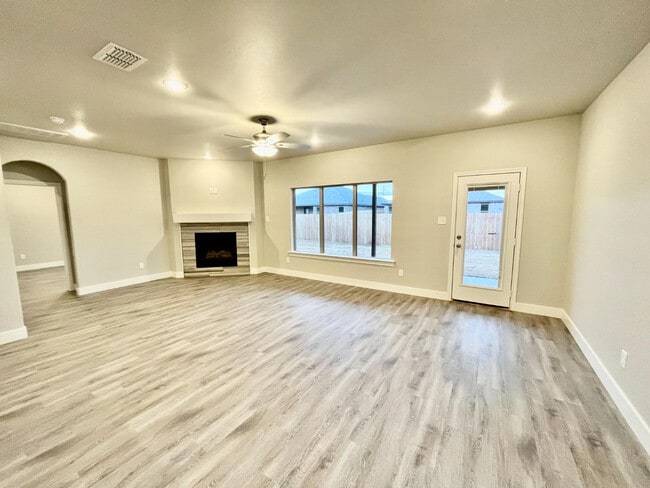 Building Photo - 7805 96th St